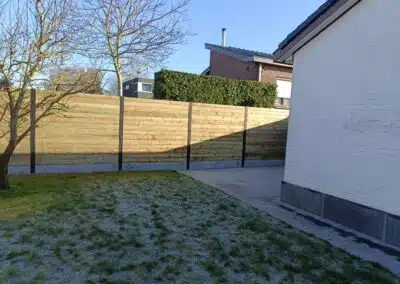 Afsluitingen Gui - tuinomheining in houten latten en tussenschotten
